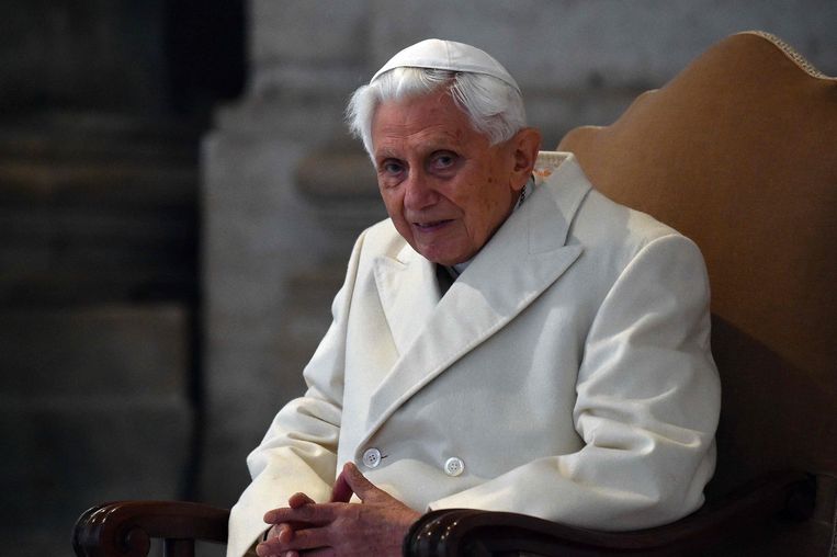 Emeritus paus Benedictus XIV.  Beeld AFP (door Vincenzo Pinto)