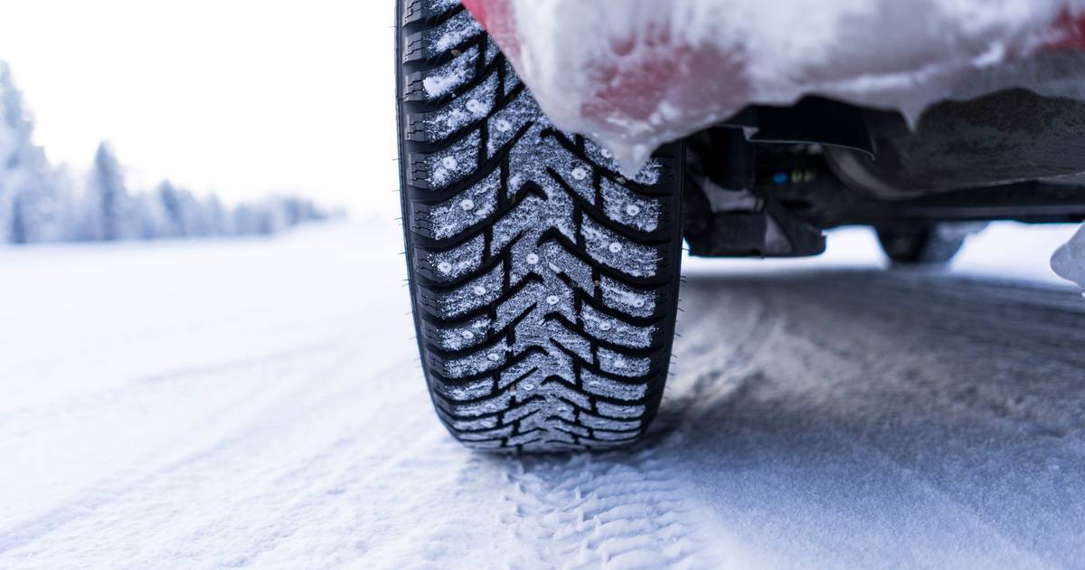 Zijn winterbanden verplicht? En wat bij pech onderweg? Dit moet je weten wanneer je met de auto