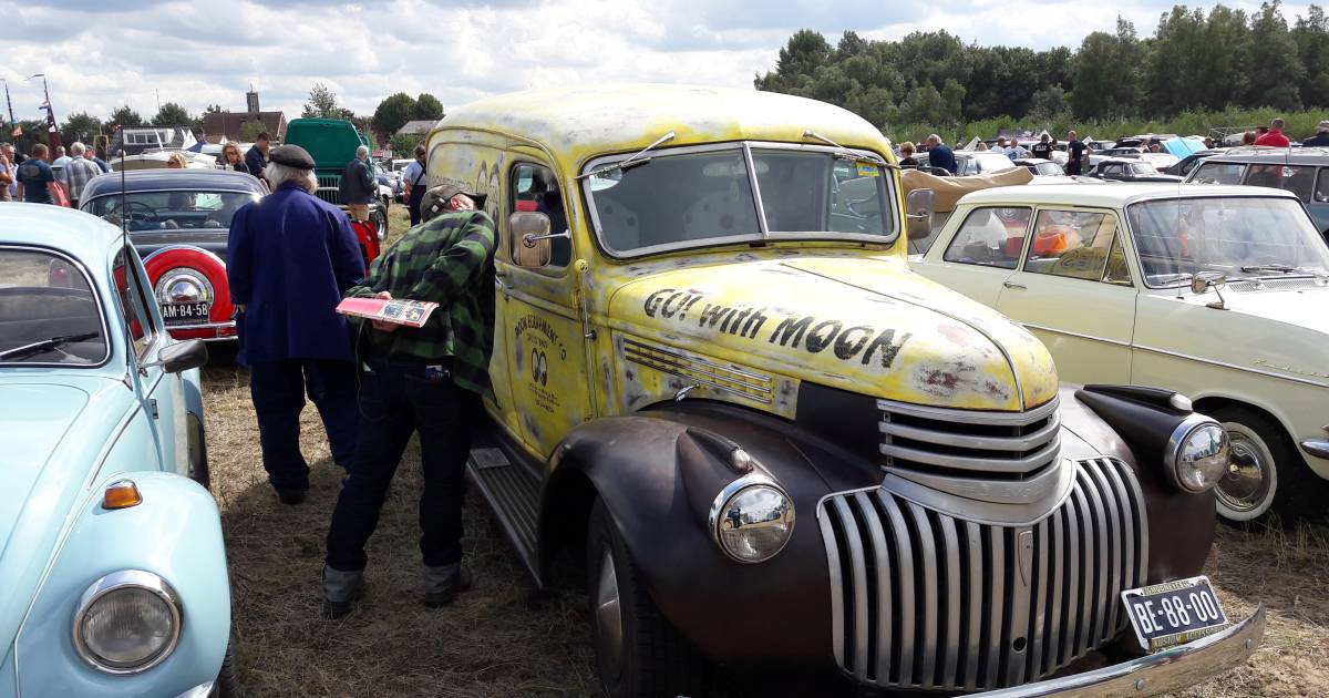 Ongekende drukte op Oldtimer Festival in Moerdijk | Moerdijk | bndestem.nl