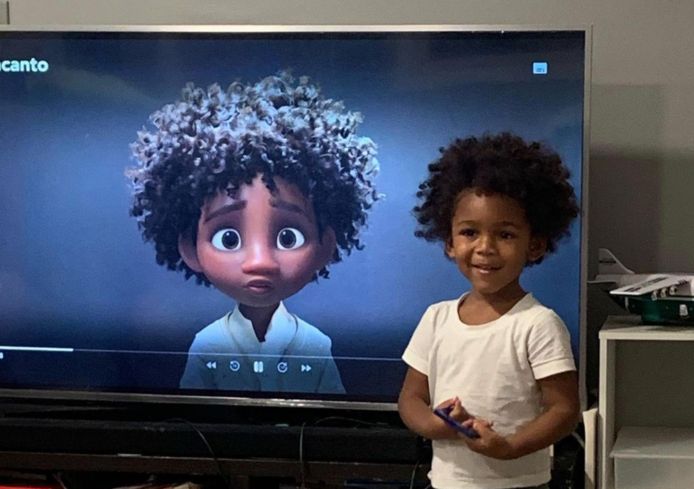 Kleuter herkent zich in 'Encanto'.