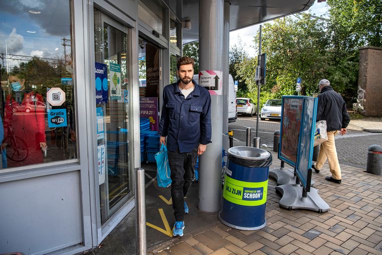 ‘In het dagelijks leven handelen we vaak op de automatische piloot. We nemen, zonder erbij na te denken, de kortste route naar onze fiets.’   Beeld Guus Dubbelman / de Volkskrant