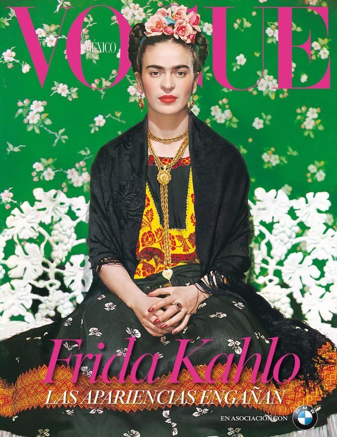 Frida Kahlo op de kover van Vogue Mexico in 2012. De foto werd oorspronkelijk genomen in 1939 door de Hongaarse fotograaf Nickolas Muray.