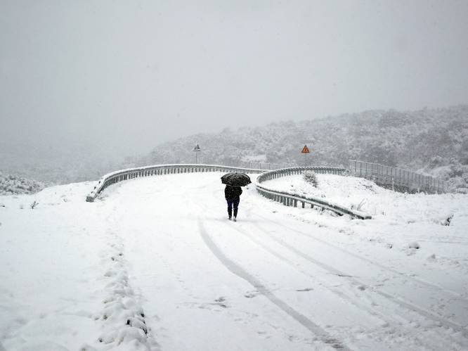 Ook Griekenland geteisterd door zwaar winterweer: sneeuwstorm eist dode en twee vermisten