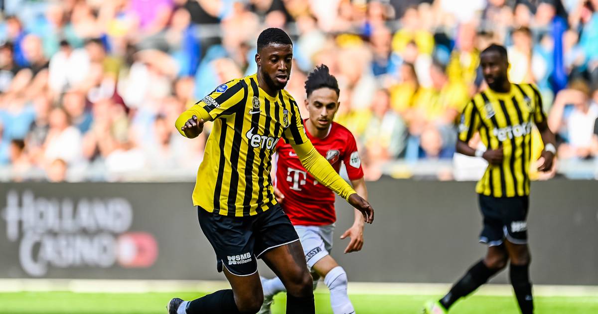 Clubloze Bazoer en Troupée trainen mee bij oude club FC Utrecht
