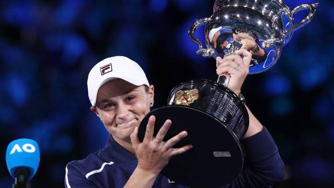Ash Barty doet Australiërs uit de bol gaan: thuisspeelster klopt Danielle Collins in finale Australian Open