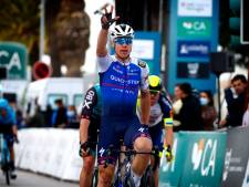 Fabio Jakobsen wint voor derde keer in vier jaar openingsetappe Ronde van de Algarve