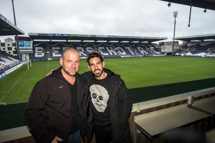 Seba Rodriguez (ex-materiaalman Beerschot) en Beerschotspeler Hernan Losada.