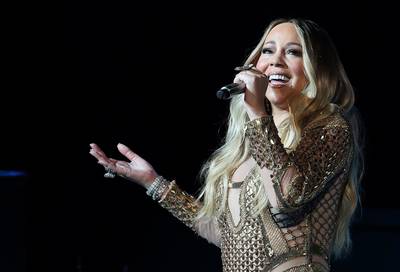Mariah Carey onder vuur na barslecht optreden: “Het lijkt wel alsof ze de tekst van haar eigen nummer vergeten is”