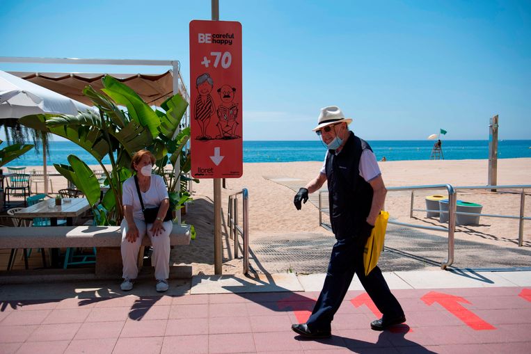 Het strand van Lloret de Mart.  Beeld AFP