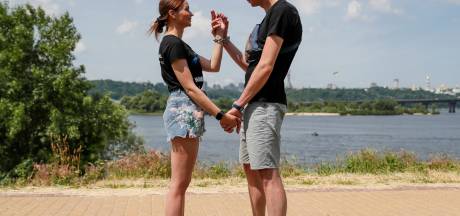 Stelletje 4 maanden aan elkaar geboeid om relatie te redden: ‘Doe niet wat wij gedaan hebben’