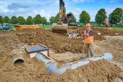 Gloednieuwe burcht moet dassen uit dijk bij Megen lokken; ‘is nu nog een lelijke bult zand’