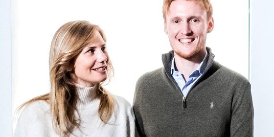 Deze koppels zijn blind én getrouwd: ‘Hij schminkt me elke ochtend, maar ik kies zijn kleren uit’