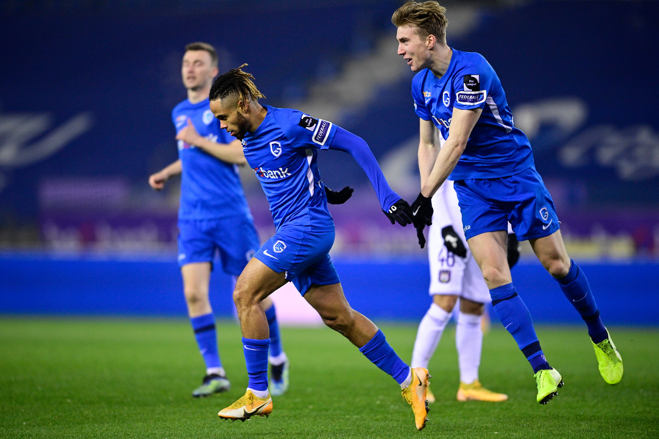 LIVE. Droomstart voor Genk: Bongonda schiet Anderlecht al ...
