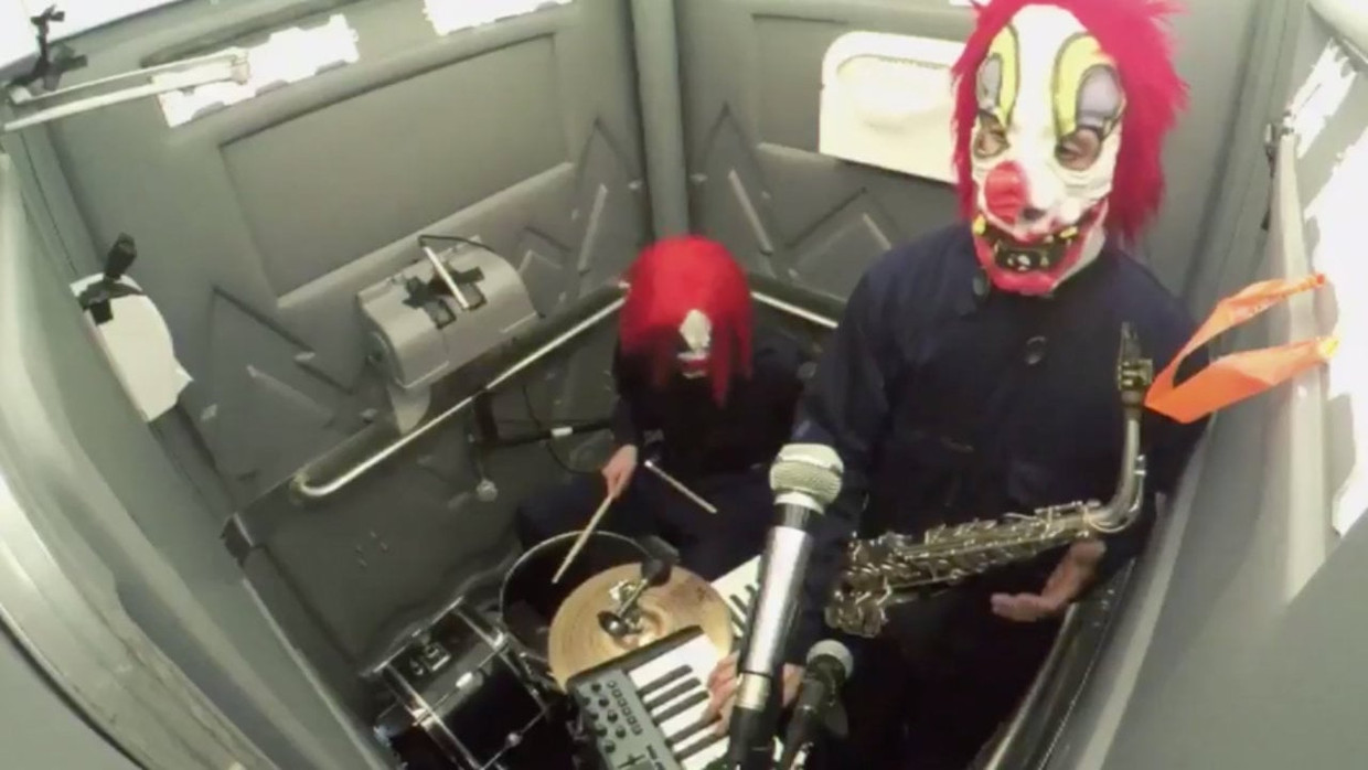 Het Amerikaanse duo Clown Core. Beeld 