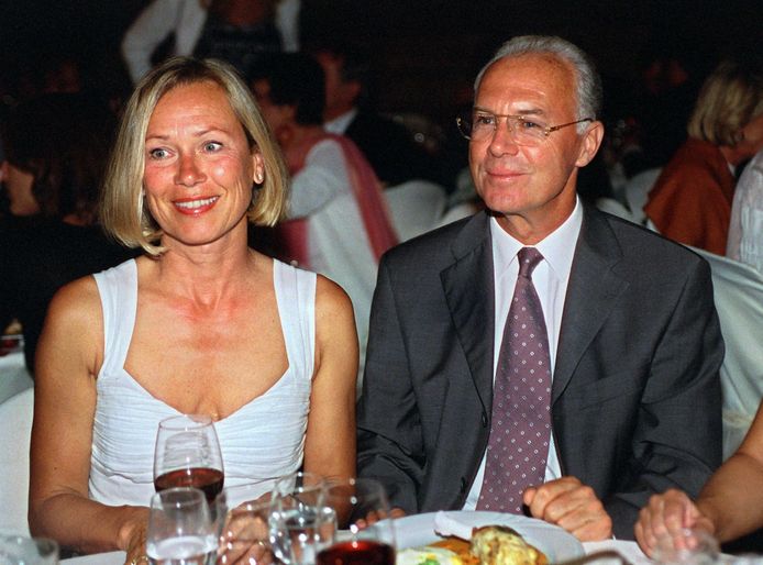 Beckenbauer en Sybille in 2002.