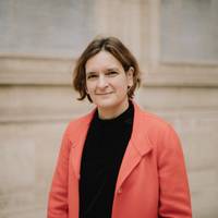 ‘We leven in een maatschappij die mensen als ‘oneerlijk’ beschouwen omdat ze dat ook is’: Nobelprijs-winnaar Esther Duflo