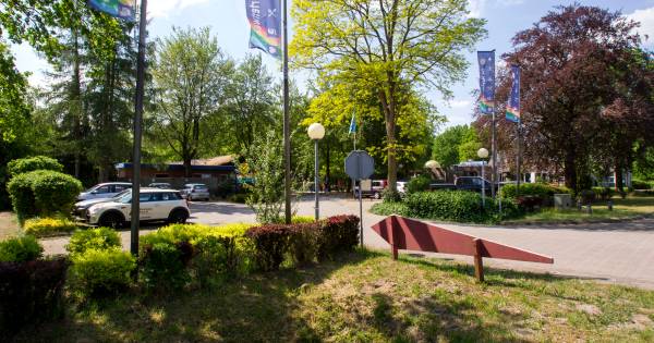 Vakantiepark De Hertenwei in Lage Mierde weer in de verkoop