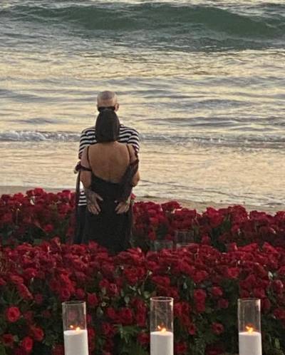 Gros diamant, roses et bougies: la demande en mariage romantique de Travis Barker à Kourtney Kardashian