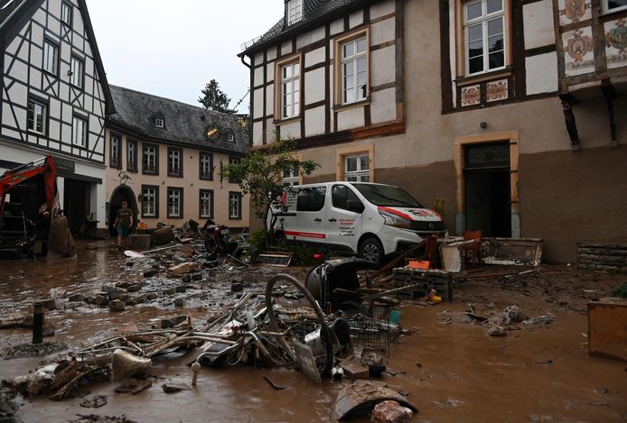 Meegesleurde fietsen en huisraad in Ahrweiler-Bad Neuenahr