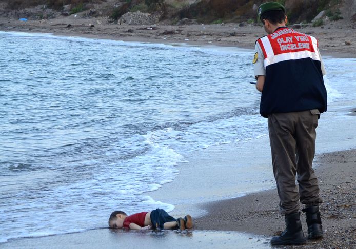 De Syrische peuter Aylan verdronk in 2015 voor de Turkse kust.