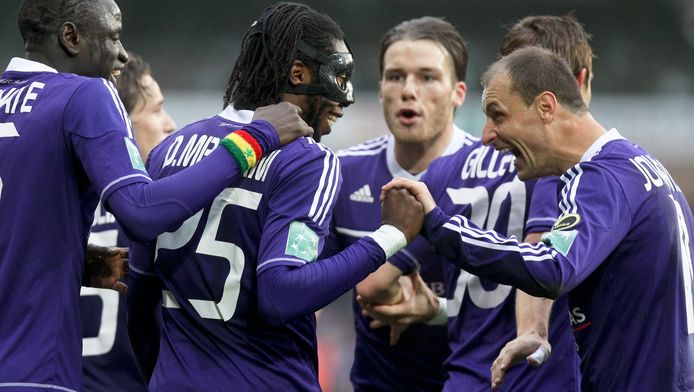 RSC Anderlecht on X: Club Brugge KV 1-4 #RSCA @ FULL TIME ! Goals : 6'  Okaka, 35' Praet, 79' Suárez (pen) & 93' Praet #COYM #cluand   / X