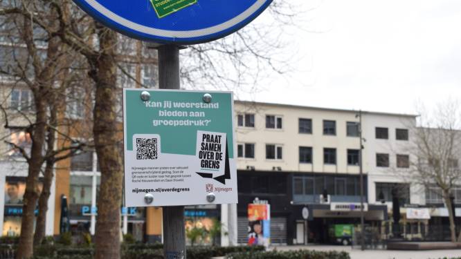 Aha! Hiervoor staan in Nijmegen vierkante borden met QR-codes