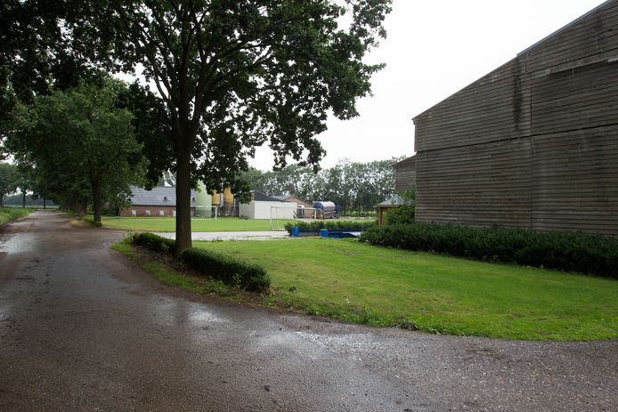 Het terrein van mestverwerker Kovemi aan de Dijkstraat in Asten.