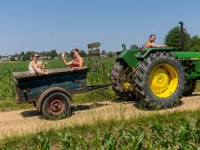 ‘Poah’, wat is het heet op POAHDAG! Het had van weerman (en John Deere-fan) Gerrit wel een graadje minder gemogen