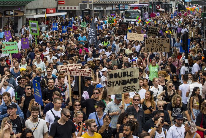 Met de protestmars Unmute Us, die tegelijkertijd in diverse steden wordt gehouden, wordt gedemonstreerd tegen de coronamaatregelen. Organisatoren van festivals en evenementen eisen dat evenementen vanaf 1 september weer met volledige capaciteit mogen plaatsvinden.