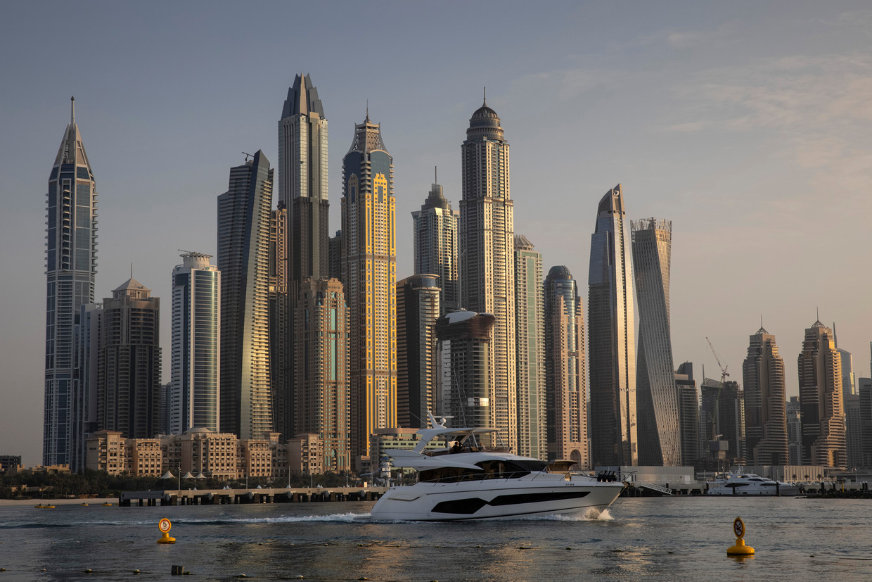 Voor de uitzinnig rijken is Dubai een oord van luxe en veiligheid. Het emiraat wil de aantrekkingskracht op voortvluchtige criminele verminderen.