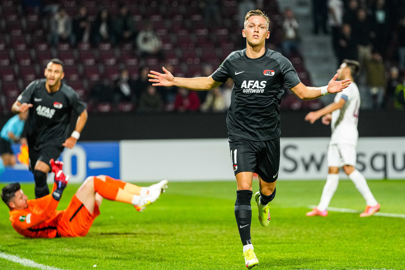 Нидерланды аргентина 9 декабря 2022. Кто выиграет румыния или нидерланды. Сборная румынии в один цвет. Матч аргентина нидерланды. Румынские футболисты.