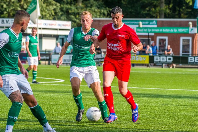 Excelsior’31 en HSC’21 zijn de regionale clubs in de derde divisie. Excelsior speelde dit seizoen dertien competitieduels, HSC twaalf.