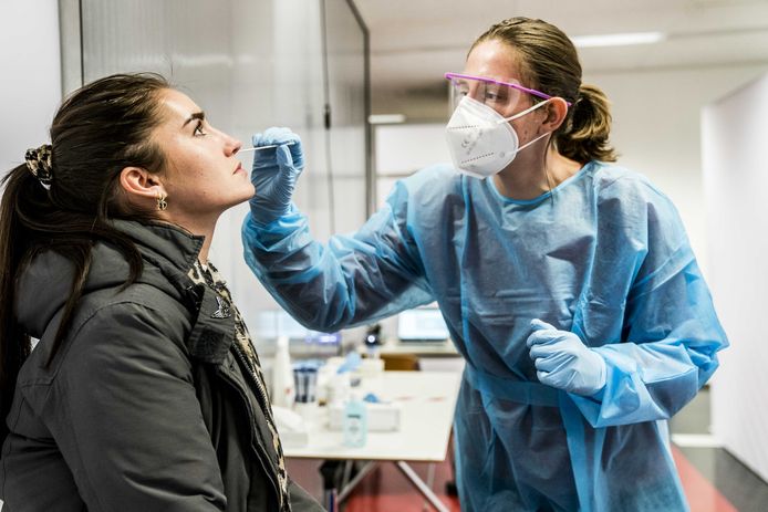 Op de Rijksuniversiteit Groningen (RUG) loopt een proef met het sneltesten van studenten.