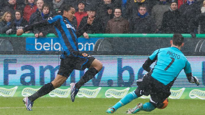 Fallait-il exclure Proto pour une faute sur Bacca? A priori non. M. Nzolo a pris la bonne décision.