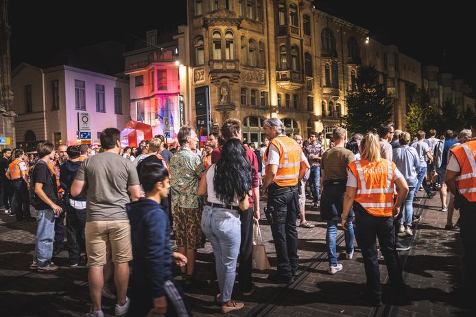 Polisen stängde Botermarkt i hörnet av Stadshuset.