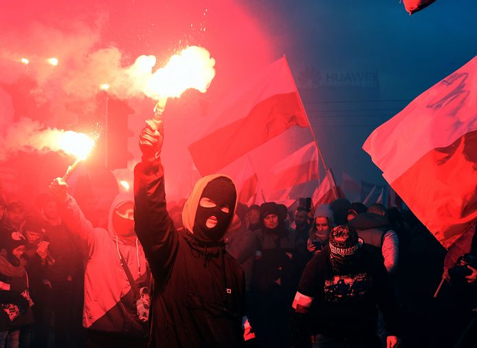 Demonstranten tijdens de nationalistische mars vorig weekend in Warschau.