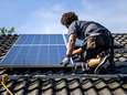 Zal rekening voor eigenaars van zonnepanelen serieus oplopen? Grondwettelijk Hof buigt zich over terugdraaiende teller