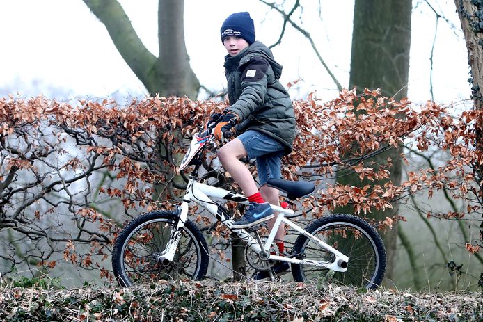 zaad ongerustheid verontreiniging Jayden (9) is koning in dragen van korte broek, ook bij vorst | Binnenland  | AD.nl