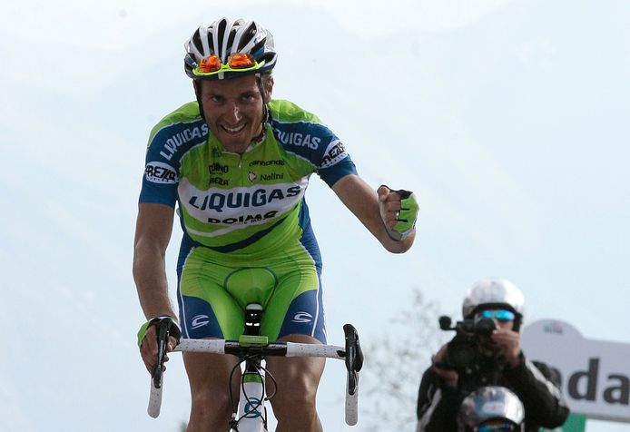 Ivan Basso op weg naar de zege op de Monte Zoncolan in 2010.