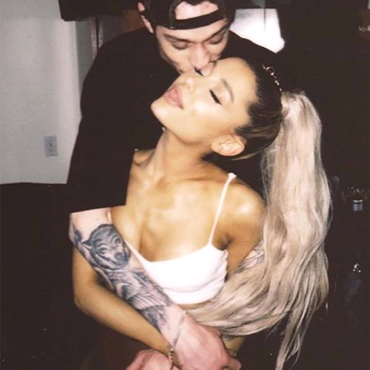 Deze celebrities verloofden zich net als Ariana Grande extreem snel | Show  | AD.nl