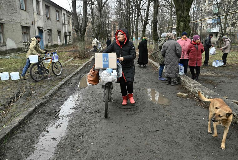 Orang-orang Rusia memperoleh keuntungan kecil di Bashmuyet, dengan harga yang mahal • Ayah terpidana Rusia ditangkap karena membuat kartun anti-perang tentang putrinya