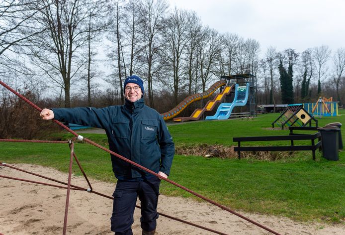 Flinke glijbaan kopen? Sander Hertgers gaat met zijn mede-eigenaren deze exemplaren op Marktplaats zetten.