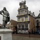 Betogingen voor en tegen Jan Pieterszoon Coen gaan door, maar niet bij het standbeeld