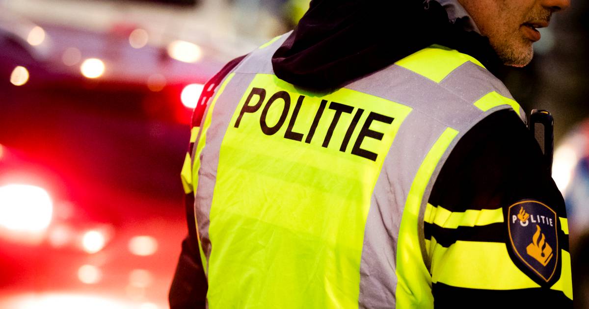 Bij #schietincident in de Rotterdamse #Benthemstraat voor het #Zadkine-college in de Agniesebuurt, is een man gewond geraakt.