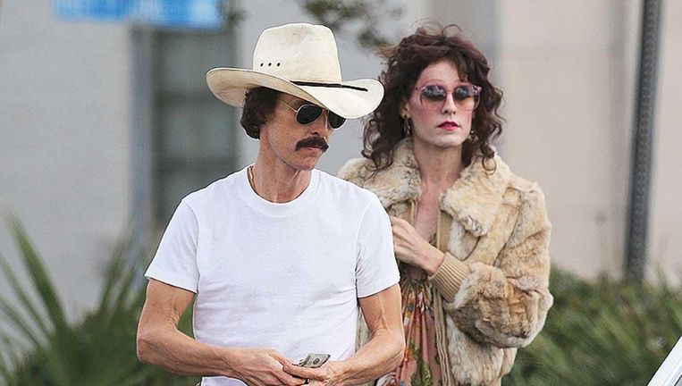 Matthew McConaughey (links) en Jared Leto in Dallas Buyers Club Beeld  