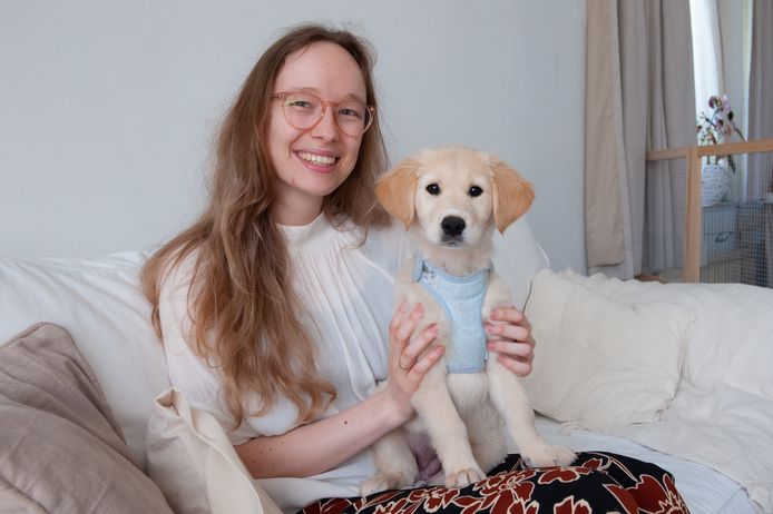 Margriet lijdt sinds paar jaar aan FNS, een voor velen nog onbekende ziekte. Voor de opleiding van haar hondje Ehna tot hulphond heeft ze een crowdfundingsactie opgezet.