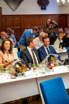 Wethouders nieuwe coalitie Vlaardingen geïnstalleerd: oppostie ontevreden over inspraak in nieuw coalitieakkoord