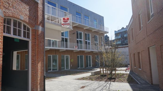 Interwaas bouwde een schoolvleugel om tot trendy lofts.