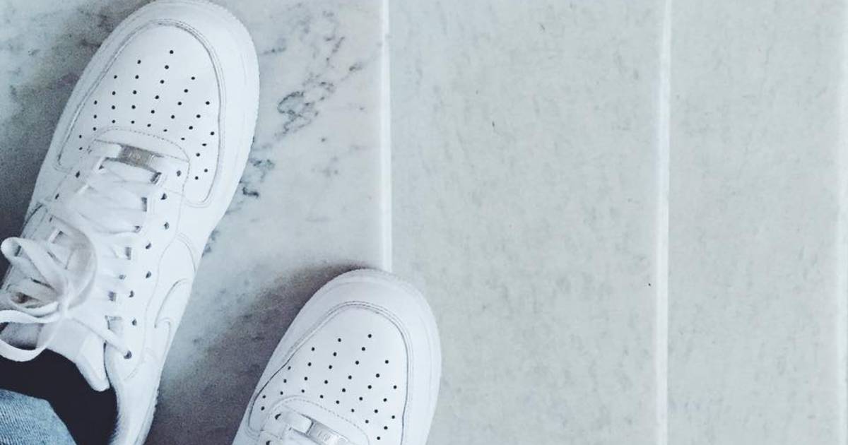 Witte sneakers weer wit krijgen sale