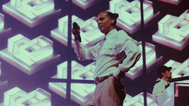 RECENSIE. “Een verrassend persoonlijke show”: Stromae start in ‘Paleis 12' ongeziene concertreeks